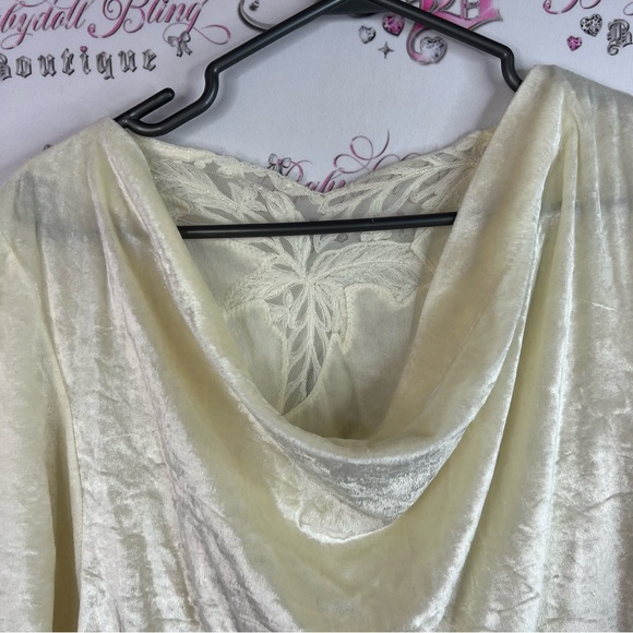 Fara Montreal long sleeve velour velvet Elegant white shiny Cream Velvet Dress - Picture 4 of 9